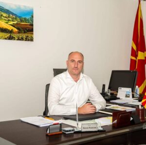 Ish drejtori Rushani: E sfidoj Bilall Kasamin për të zbuluar të vërtetën e shkarkimit