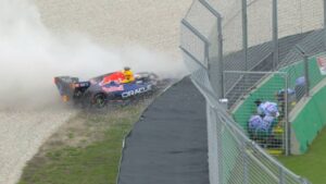 Mercedes shkëlqen në Melburn, Russell siguron “pole position”, Verstappen i 20-ti pas aksidentit