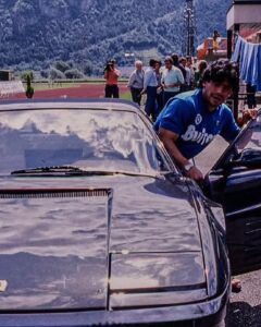 “Ferrari i zi për mbretin e Napolit”; historia e çmendur e Maradonës para Botërorit ’86