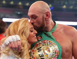 Tyson Fury ndan sekretet e jetës me bashkëshorten Paris: Bëjmë s*ks 4-5 herë në javë, dëshiroj 10 fëmijë