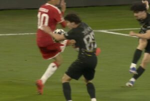 Kahn “masakron” arbitrimin e Bayern Munich-PSG: Çfarë grabitje, mbrëmje e errët e futbollit europian
