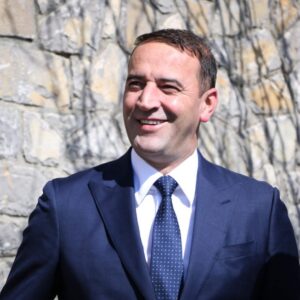 AAK shënoi rritje, Haradinaj lë mandatin e deputetit