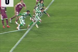 A duhej përsëritur penalltia e Mbappe? Ja çfarë thotë rregullorja për kësi rastesh